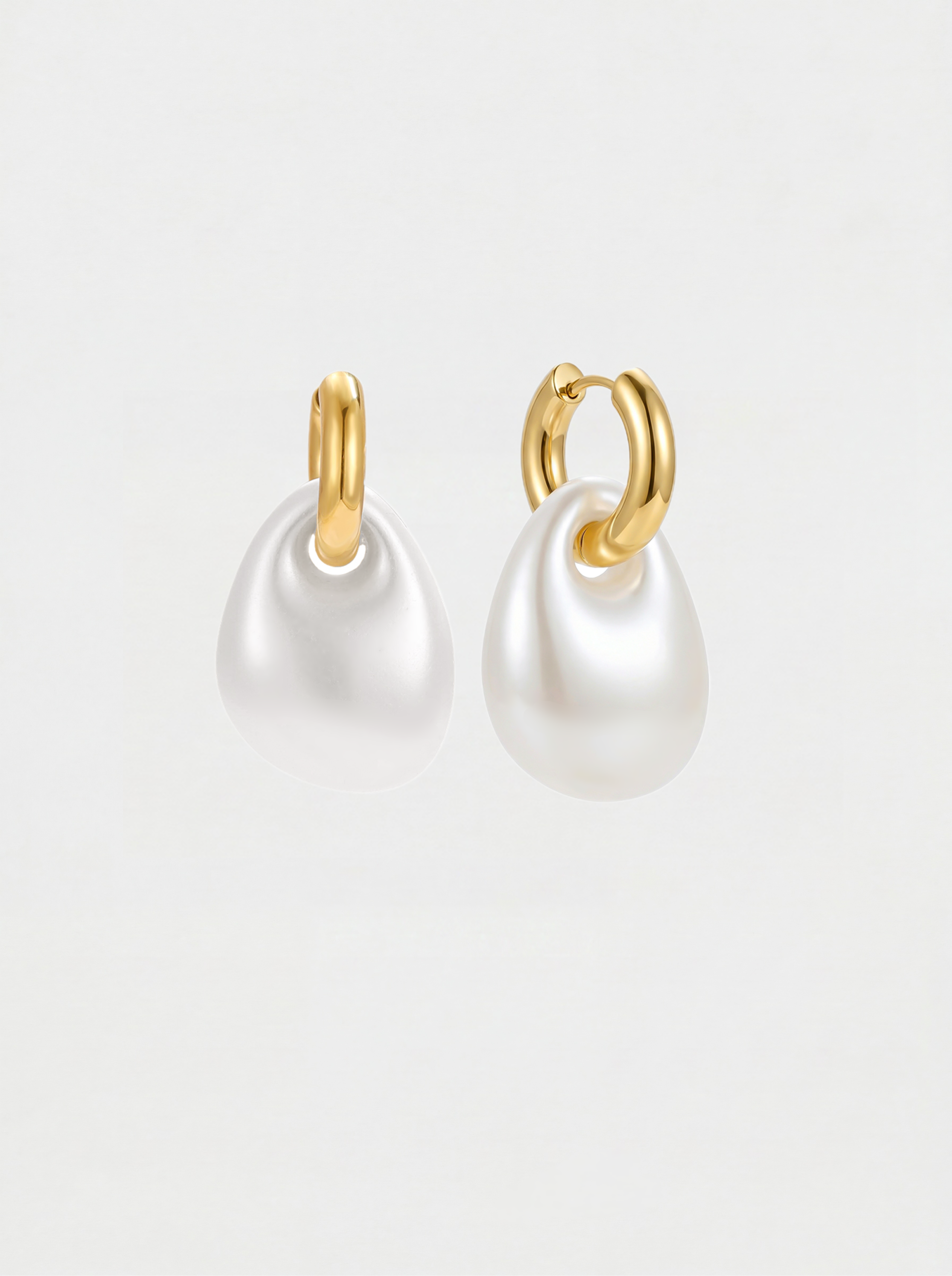 CHUNKY PEARL EARRINGS
