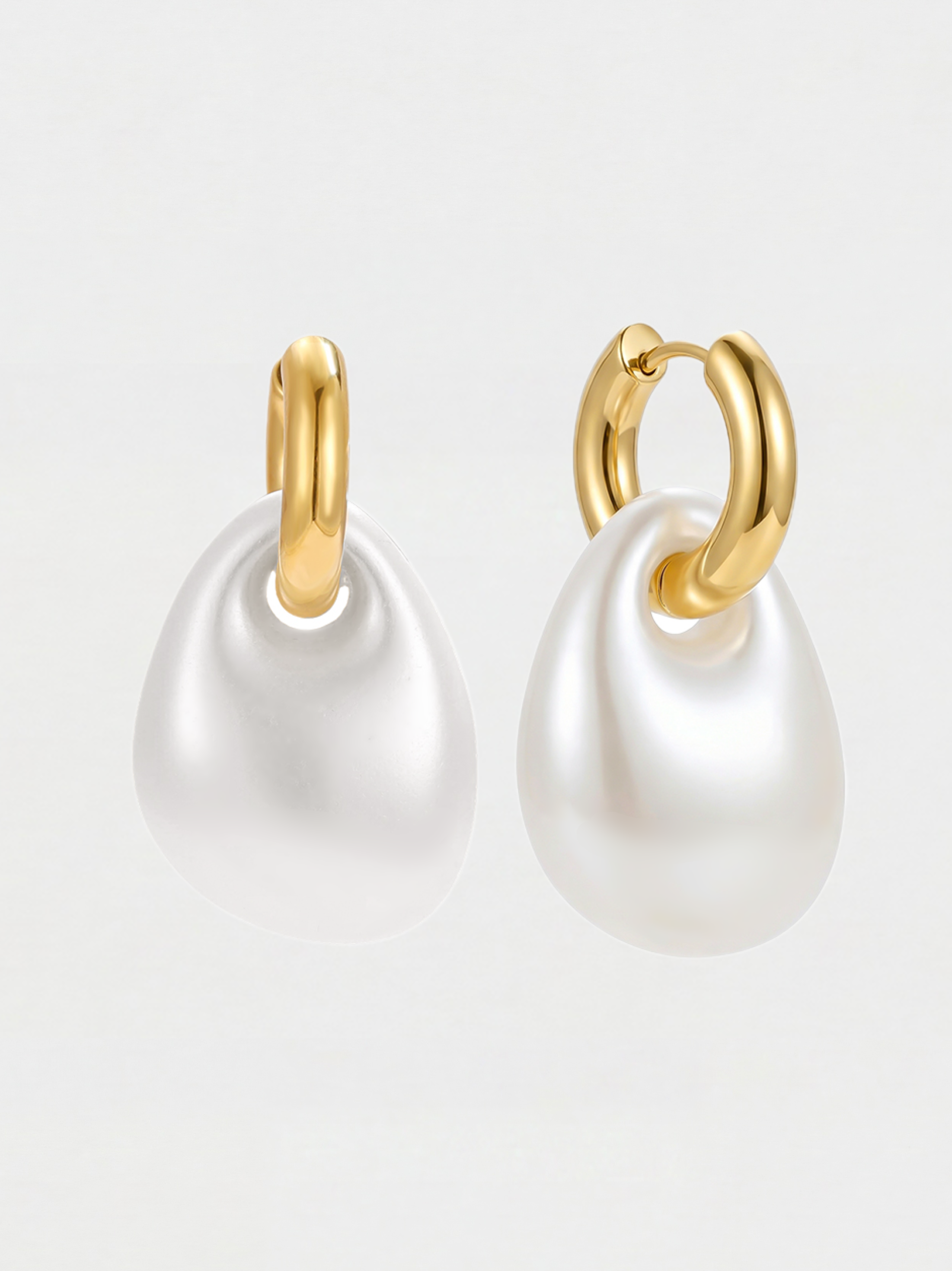 CHUNKY PEARL EARRINGS