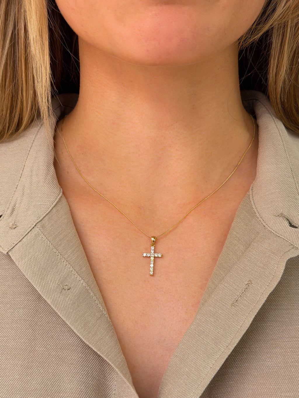SIMPLE CROSS PENDANT
